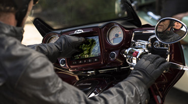 THE LARGEST TOUCHSCREEN ON TWO WHEELS THE LARGEST TOUCHSCREEN ON TWO WHEELS